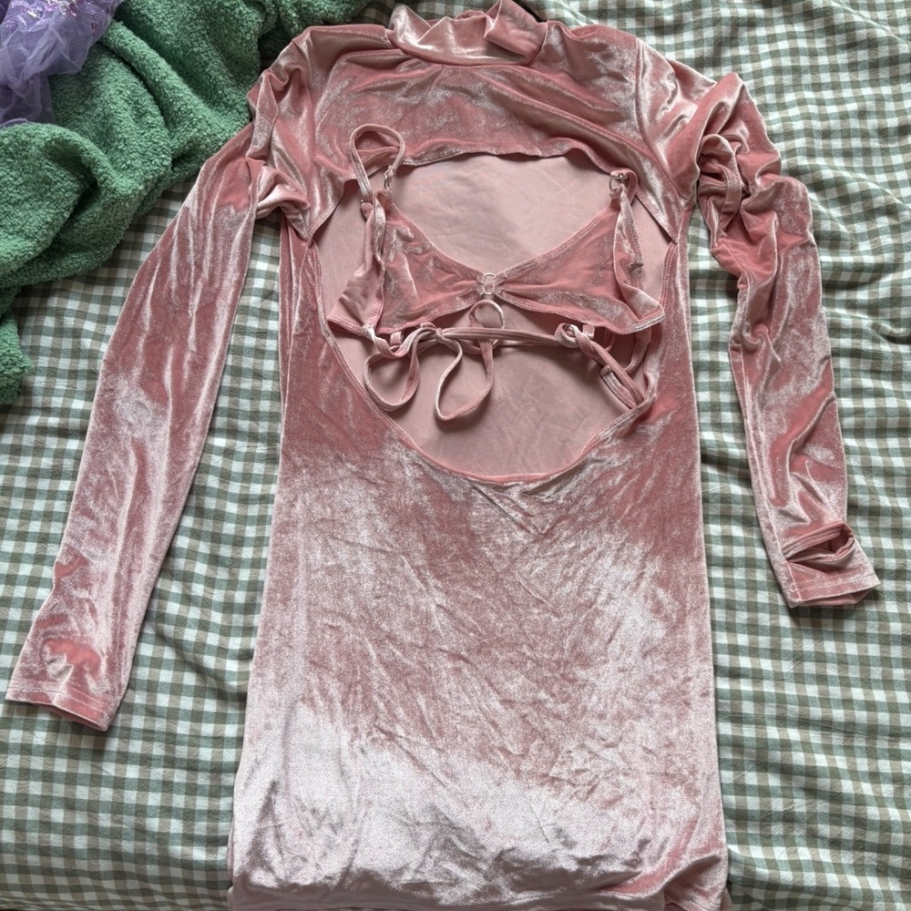 CLUB EXX Cut Out Pink Velvet Long Sleeve Dress